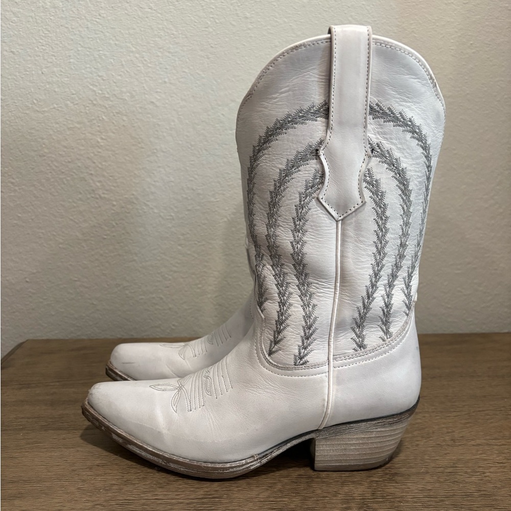 White Western Leather Cowboy Boots for Women